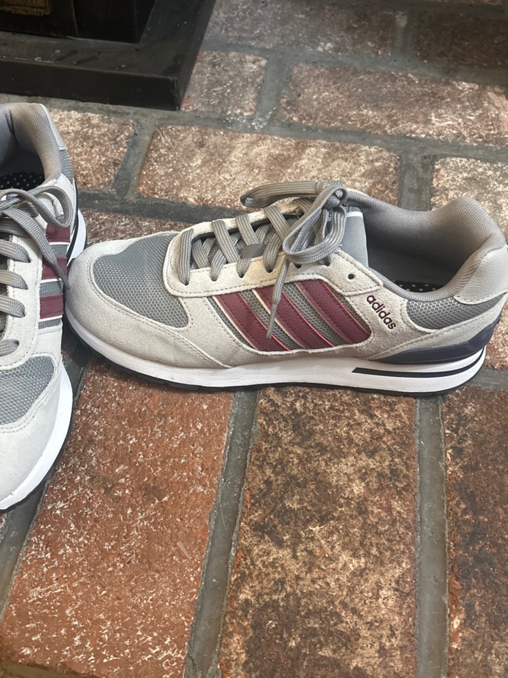 Adidas Run 80s sneaker women’s size 8 like new